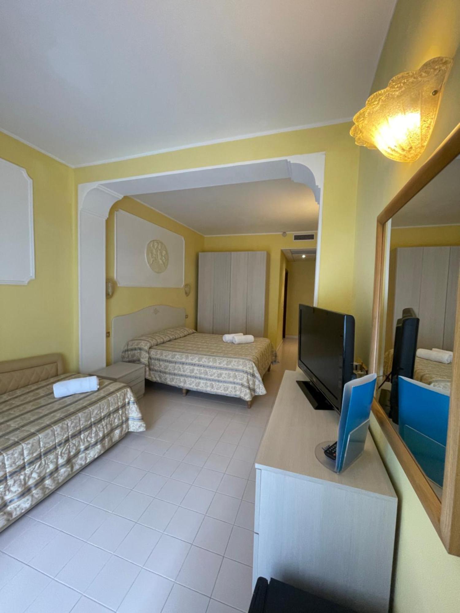 Platani Hotel Bolsena Exterior photo